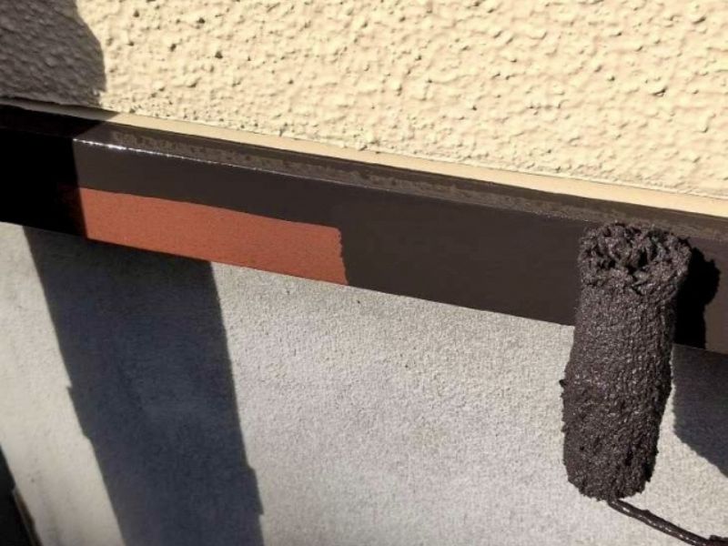 【外壁塗装】水切りの塗装を怠るとどうなる？サビの発生から「シロアリ・腐食」を招くリスク